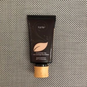 Tarte Amazonian Clay Foundation 22B LIGHT BEIGE